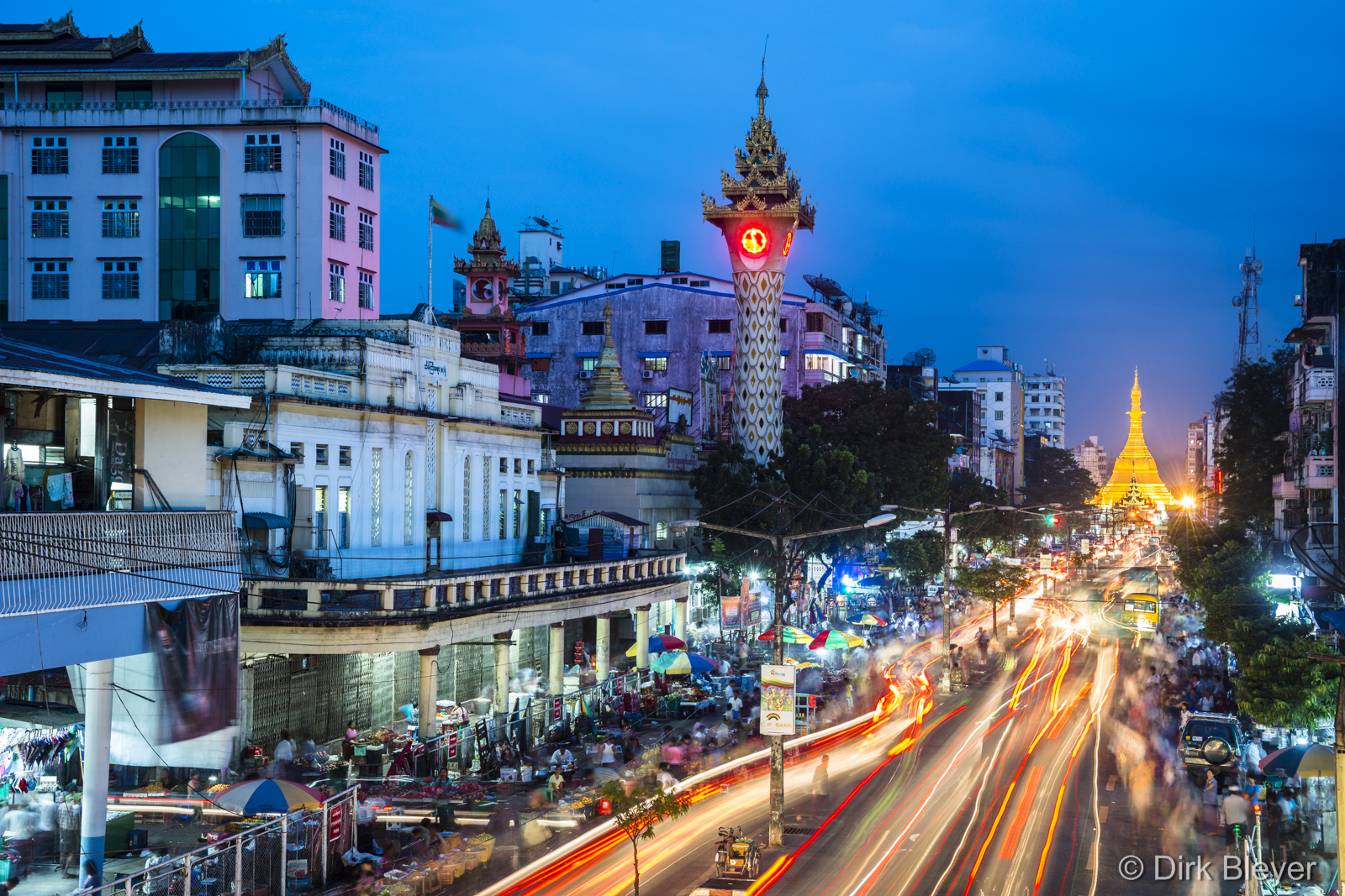 Yangon bei Nacht