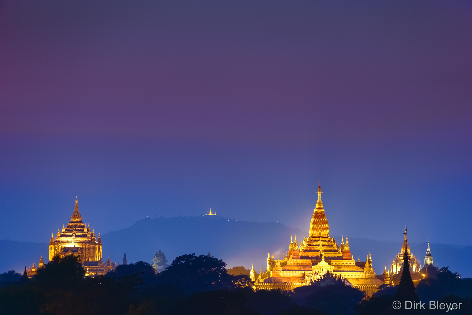Bagan bei Nacht